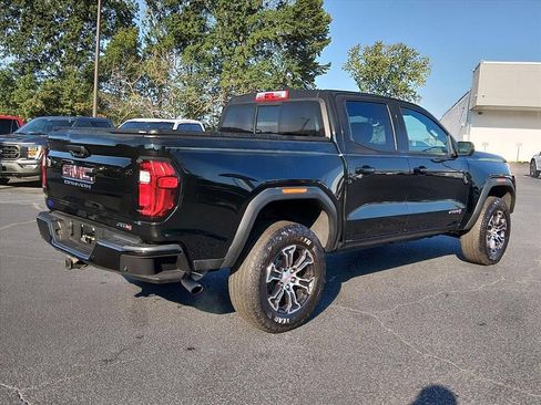 Used 2024 GMC Canyon AT4 w/ Technology Package AWD/4WD image 4