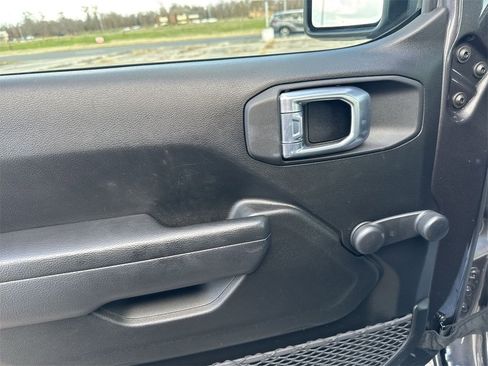 Used 2022 Jeep Wrangler Unlimited Sport image 15