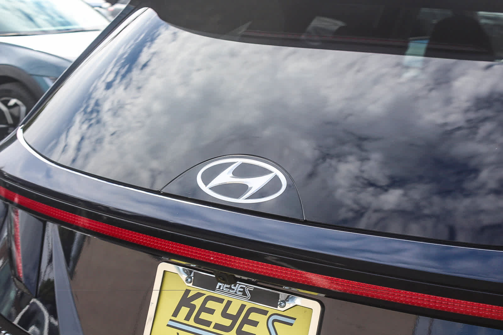 Certified 2023 Hyundai Tucson Limited AWD/4WD image 9