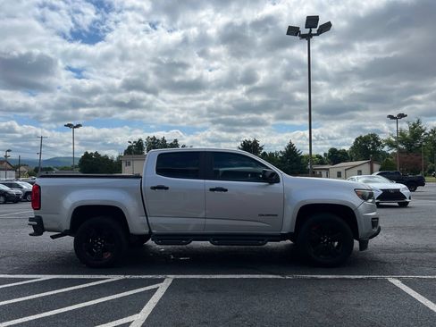 Used 2019 Chevrolet Colorado LT w/ Redline Special Edition RWD image 7