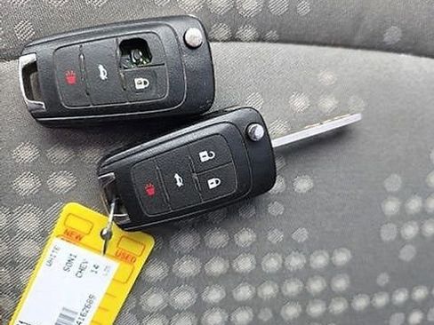 Used 2014 Chevrolet Sonic LS image 27