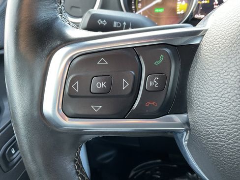 Used 2022 Jeep Wrangler Unlimited Sahara w/ Cold Weather Group image 19