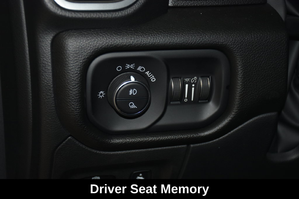 Used 2023 RAM 1500 Laramie AWD/4WD image 15