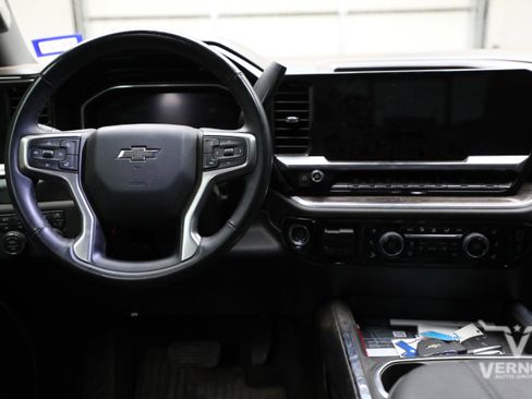 Used 2025 Chevrolet Silverado 2500 LTZ w/ Trail Boss Package AWD/4WD image 8