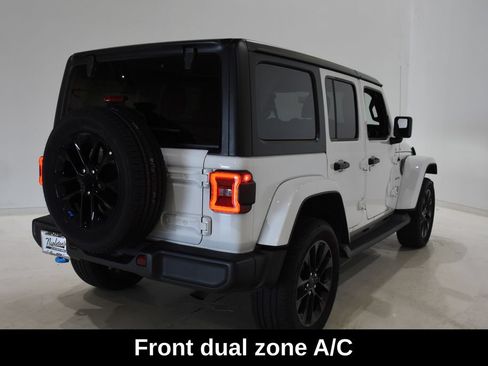 Used 2023 Jeep Wrangler Unlimited Sahara w/ Cold Weather Group AWD/4WD image 4