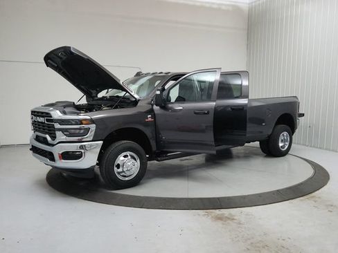 New 2026 RAM 3500 Tradesman AWD/4WD image 11