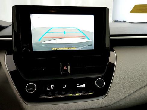 Used 2023 Toyota Corolla LE w/ Carpet Mat Package (TMS) FWD image 31