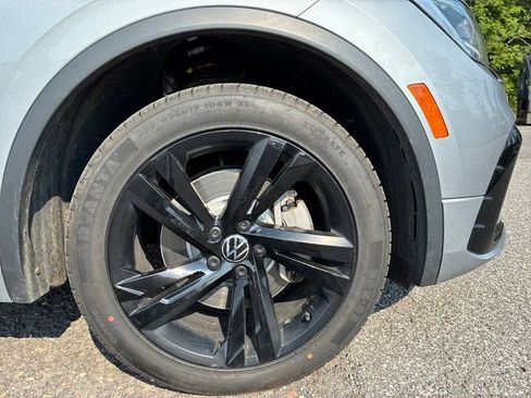 Used 2023 Volkswagen Tiguan SE R-Line AWD/4WD image 12