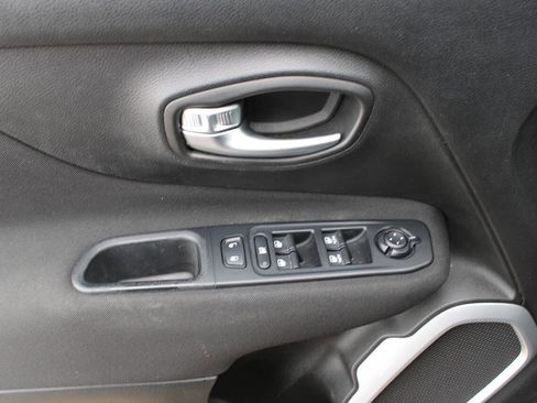 Used 2019 Jeep Renegade Sport w/ Sport Appearance Group image 74