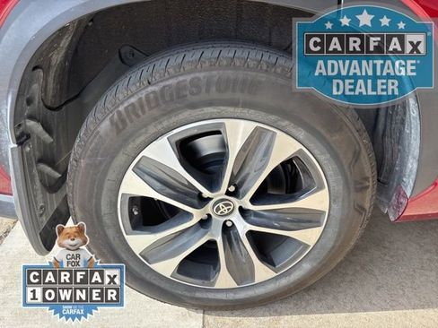 Used 2023 Toyota Highlander XLE image 7