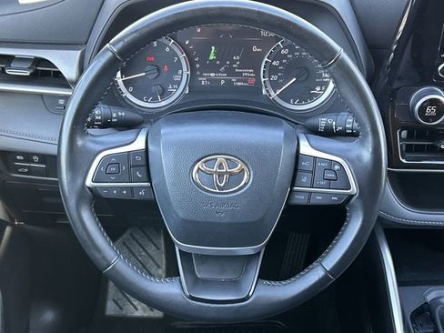 Certified 2024 Toyota Highlander LE image 13