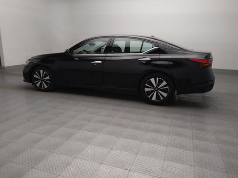Used 2019 Nissan Altima 2.5 SV image 3