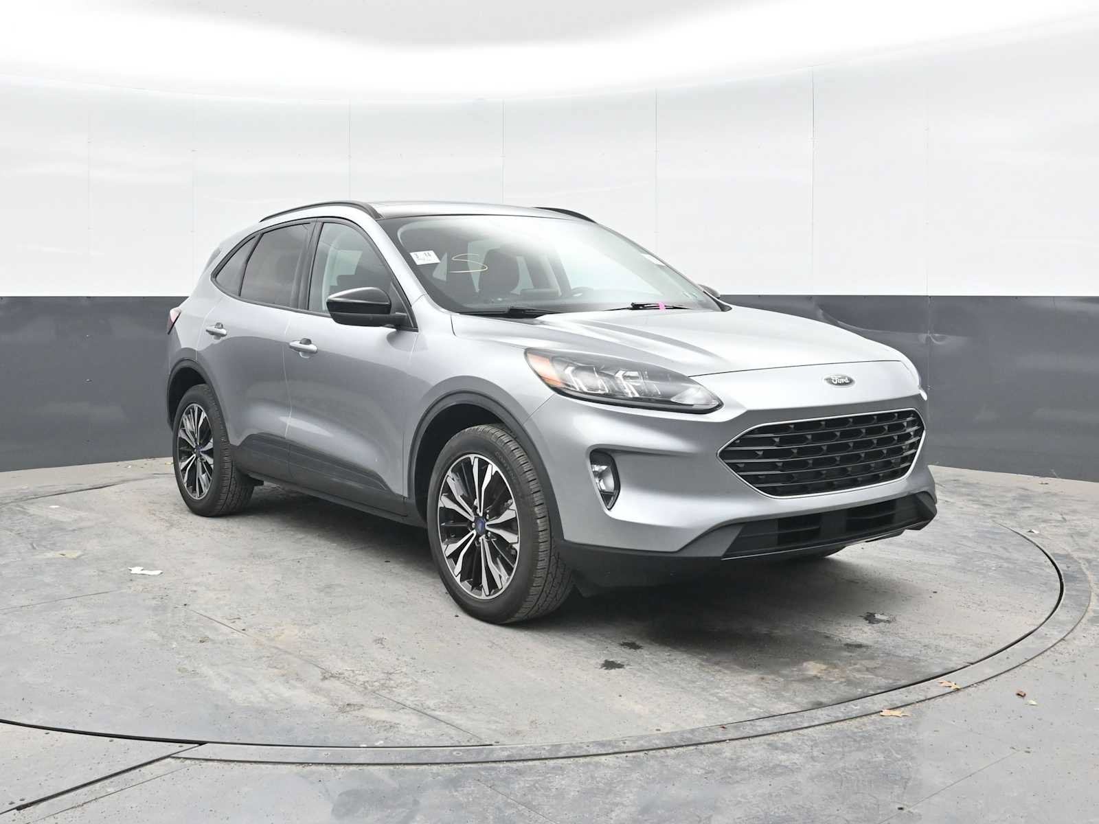 Used 2022 Ford Escape SEL w/ SEL Stealth AWD Package image 6