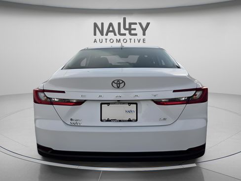Used 2025 Toyota Camry LE image 4