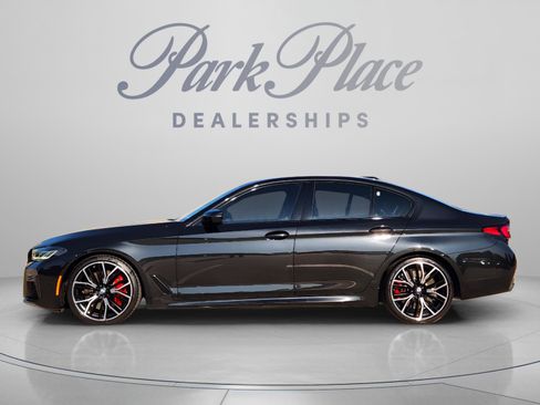 Used 2022 BMW M550i xDrive w/ Shadowloine Package AWD/4WD image 2
