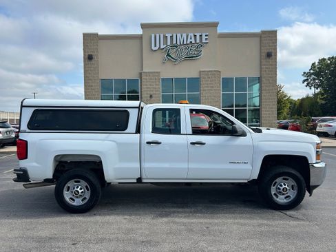 Used 2018 Chevrolet Silverado 2500 W/T image 1