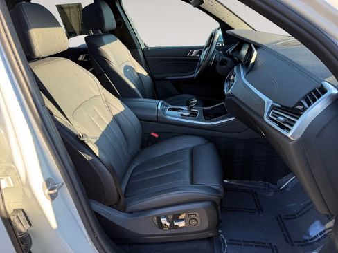 Certified 2022 BMW X5 xDrive40i w/ M Sport Package image 15