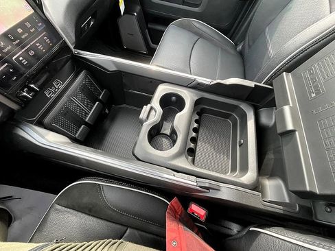 New 2026 RAM 2500 Laramie AWD/4WD image 32