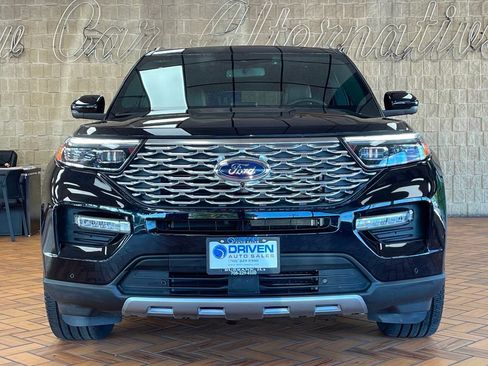 Used 2023 Ford Explorer Platinum w/ Technology Package AWD/4WD image 3
