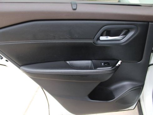 Used 2023 Nissan Rogue SV w/ SV Premium Package AWD/4WD image 15
