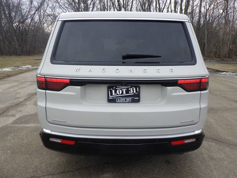 Used 2022 Jeep Wagoneer Series III w/ Premium Group I image 8
