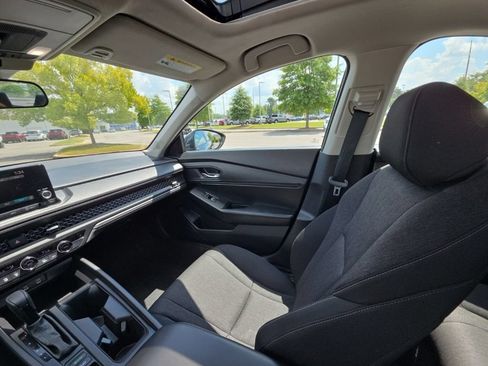 Used 2025 Honda Accord SE image 16