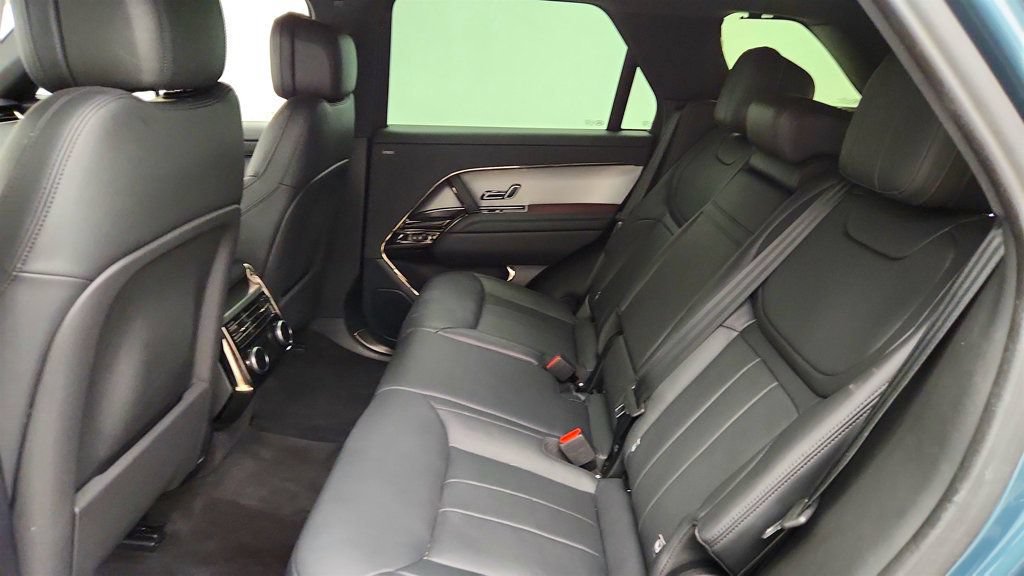 Used 2024 Land Rover Range Rover Sport Dynamic SE AWD/4WD image 19