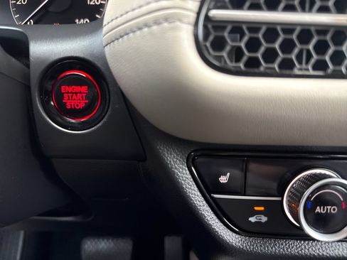Certified 2025 Honda HR-V EX-L image 28