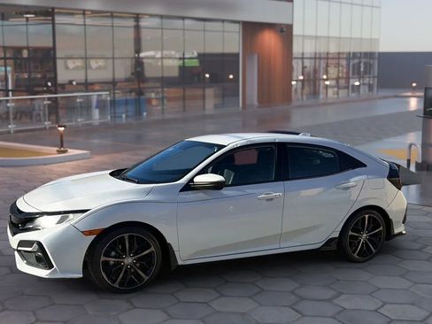 Used 2021 Honda Civic Sport image 2