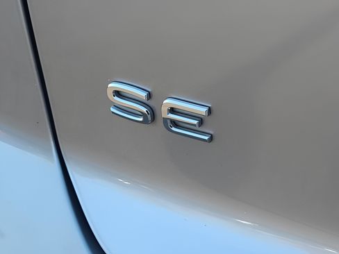 Used 2022 Volkswagen Atlas Cross Sport SE w/ Panoramic Sunroof Package image 28