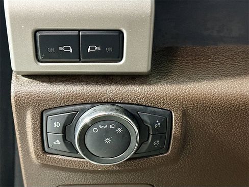 Used 2015 Ford F150 King Ranch image 11