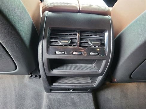 Used 2022 BMW X5 xDrive45e w/ Parking Assistance Package image 11