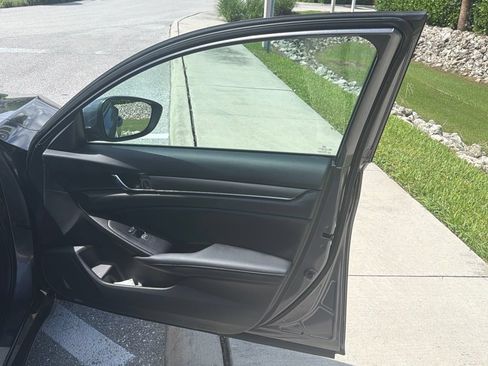 Used 2019 Honda Accord LX image 17