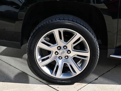 Used 2017 Cadillac Escalade ESV Luxury image 11