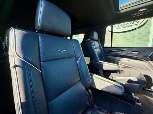 Used 2023 Cadillac Escalade ESV Sport image 22