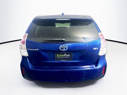 Used 2017 Toyota Prius V Two image 7