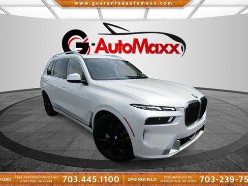 Used 2024 BMW X7 xDrive40i w/ Premium Package image 3