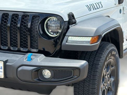 Used 2023 Jeep Wrangler Unlimited w/ Sun & Screen Package AWD/4WD image 11