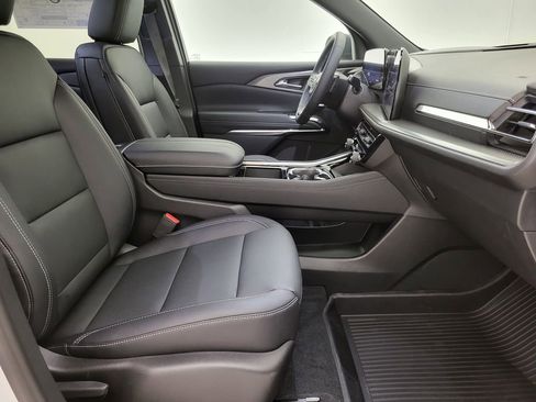 New 2026 Chevrolet Traverse LT w/ Driver Confidence Package image 36