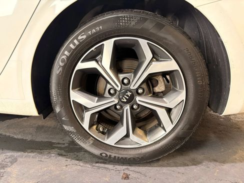 Used 2020 Kia Forte LXS FWD image 30