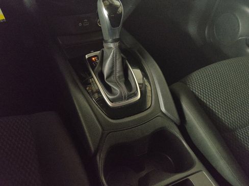 Used 2021 Nissan Rogue Sport S image 26