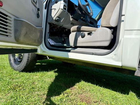 Used 2000 Chevrolet Silverado 2500 2WD Regular Cab image 16