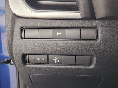 Used 2023 Nissan Rogue SV FWD image 21