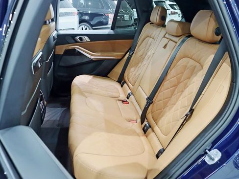 Used 2025 BMW X5 xDrive50e w/ M Sport Package image 33