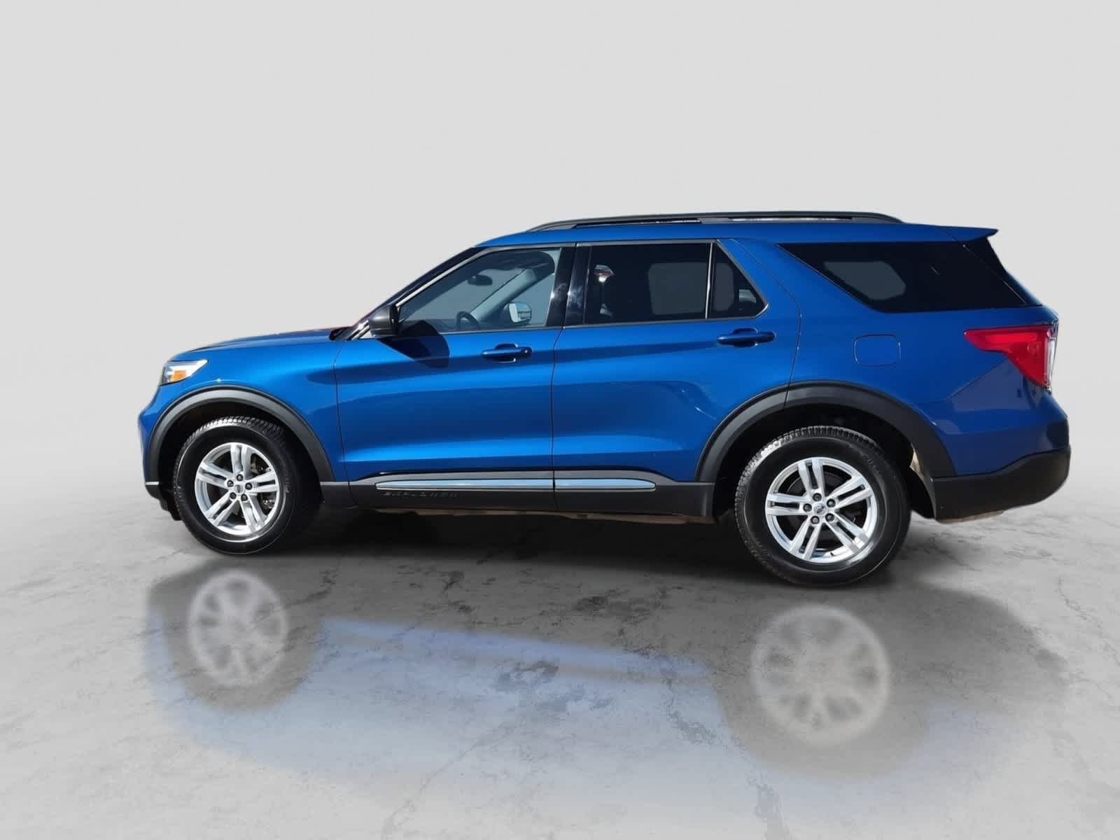 Used 2020 Ford Explorer XLT w/ Equipment Group 202A AWD/4WD image 5