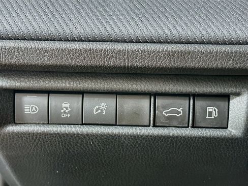 Used 2025 Toyota Camry SE FWD image 17