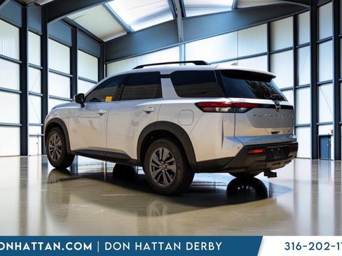 Used 2023 Nissan Pathfinder SV AWD/4WD image 28
