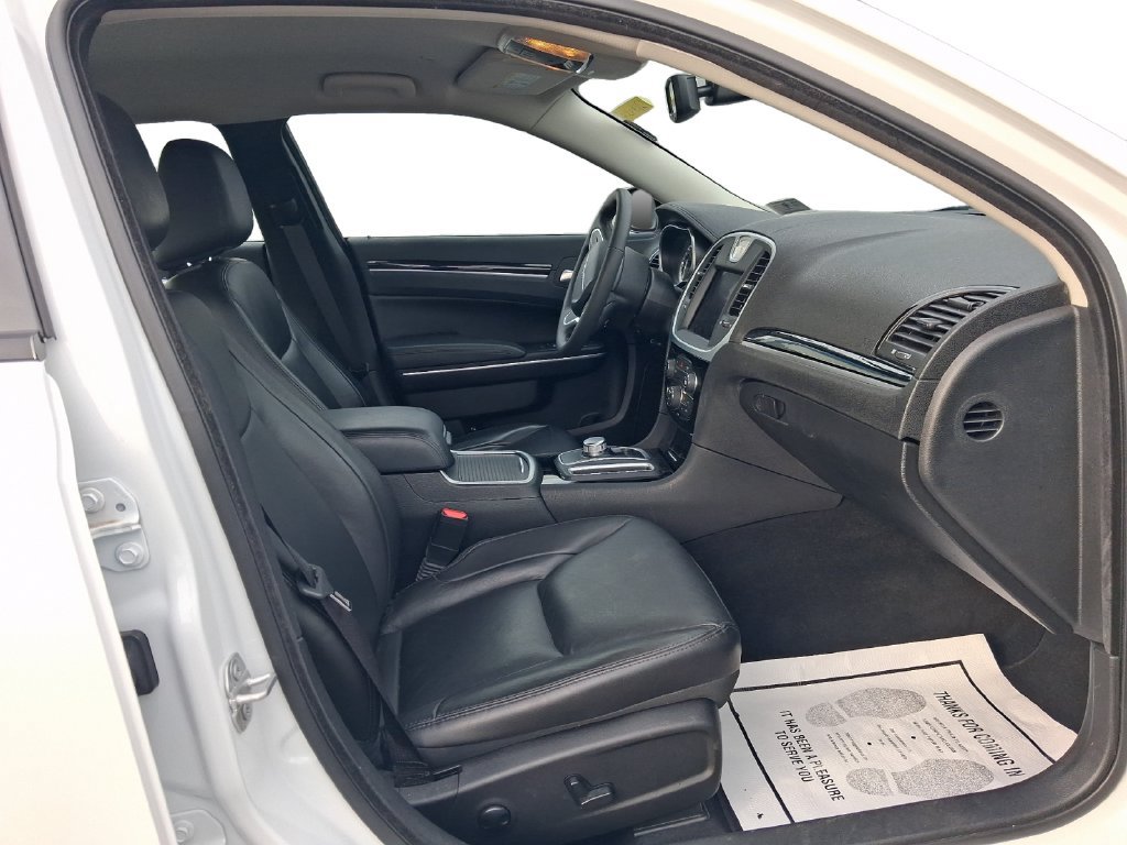 Used 2023 Chrysler 300 Touring L AWD/4WD image 41