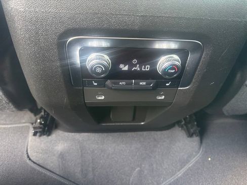 Used 2022 GMC Yukon AT4 AWD/4WD image 22