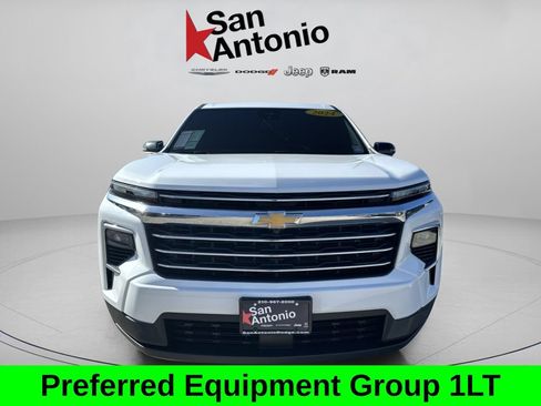 Used 2024 Chevrolet Traverse LT FWD image 5